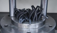1個(gè)模具9個(gè)孔，流體拋光機(jī)5分鐘夠猛！